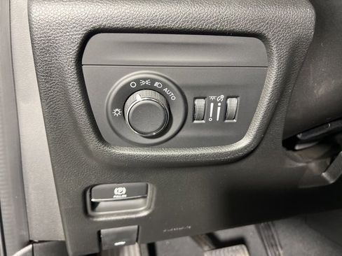 New 2025 Jeep Grand Cherokee L Laredo w/ Luxury Tech Group I image 19