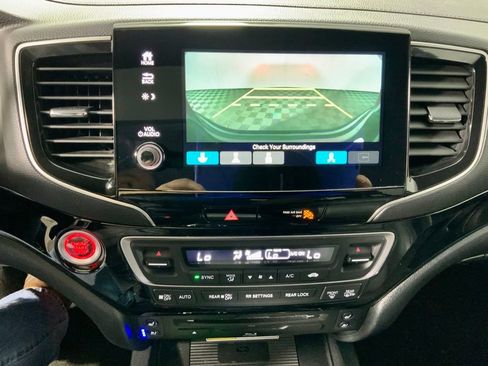 Used 2022 Honda Pilot Black Edition image 4