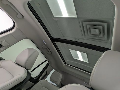 Used 2025 Lincoln Aviator Premiere image 20