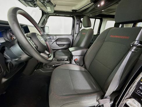 Used 2025 Jeep Wrangler Unlimited Rubicon image 19