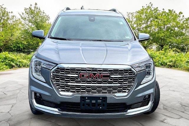 Used 2023 GMC Terrain Denali AWD/4WD image 3