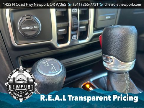 Used 2024 Jeep Wrangler Unlimited Sahara AWD/4WD image 22