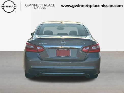 Used 2016 Nissan Altima 2.5 SL w/ 2.5 Technology Package image 6