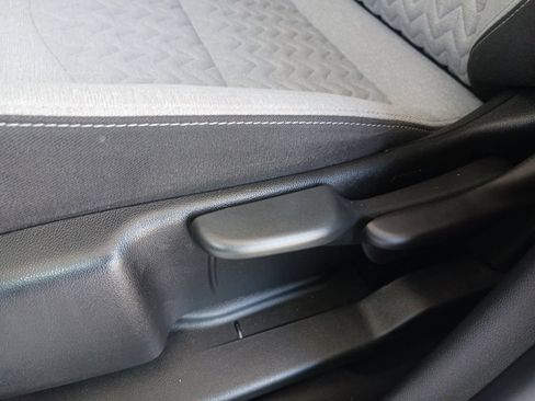 Used 2023 Chevrolet Equinox LS FWD image 28