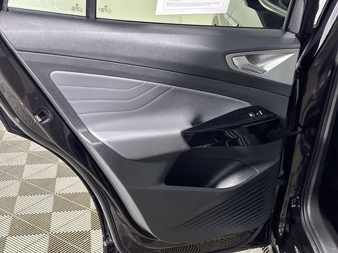 Certified 2023 Volkswagen ID.4 Pro S AWD/4WD image 21