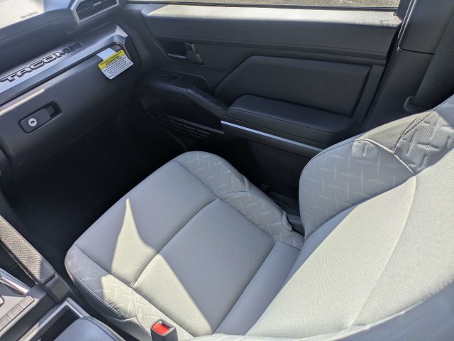 Used 2026 Toyota Tacoma SR5 AWD/4WD image 17