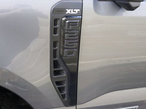 Used 2024 Ford F250 XLT w/ Black Appearance Package AWD/4WD image 19