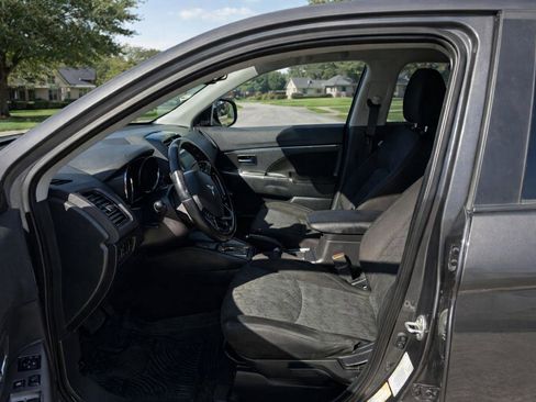 Used 2021 Mitsubishi Outlander Sport SE image 6