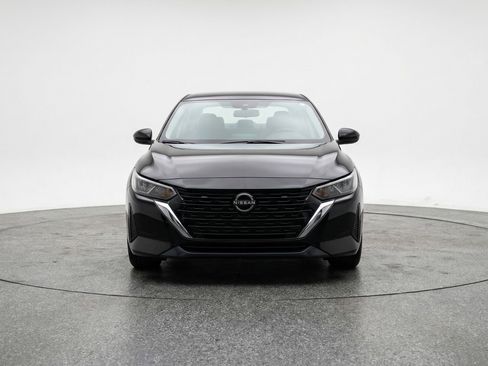 Used 2025 Nissan Sentra SV image 2