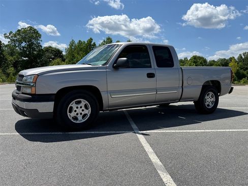 Used 2004 Chevrolet Silverado 1500 LS RWD image 1