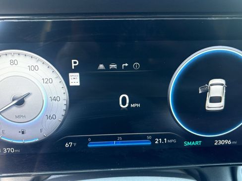 Used 2025 Hyundai Elantra SEL FWD image 41