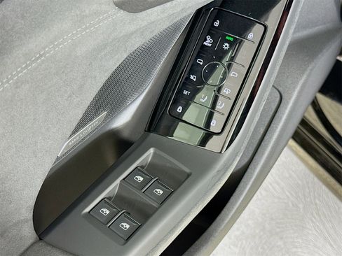 New 2025 Audi S6 e-tron Premium Plus image 17