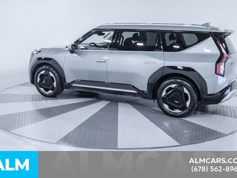 Used 2024 Kia EV9 Land image 6