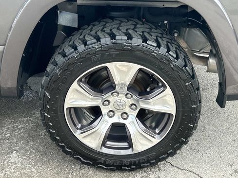 Used 2019 RAM 1500 Laramie w/ Sport Appearance Package AWD/4WD image 17