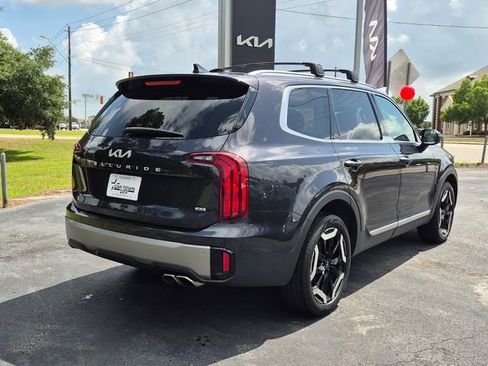 Used 2025 Kia Telluride S AWD/4WD image 2