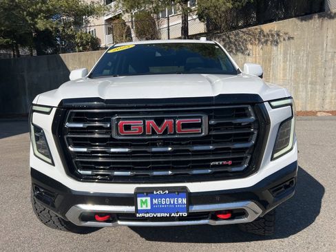 Used 2025 GMC Yukon AT4 image 9