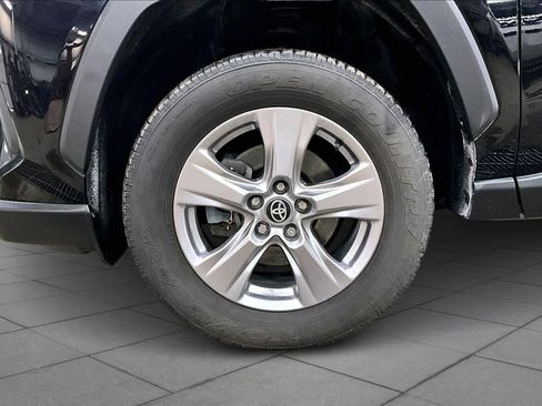 Used 2023 Toyota RAV4 XLE image 11