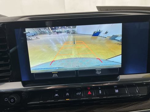 Used 2025 Chevrolet Silverado 1500 LT image 19