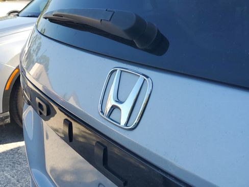 Used 2024 Honda Pilot Touring image 7