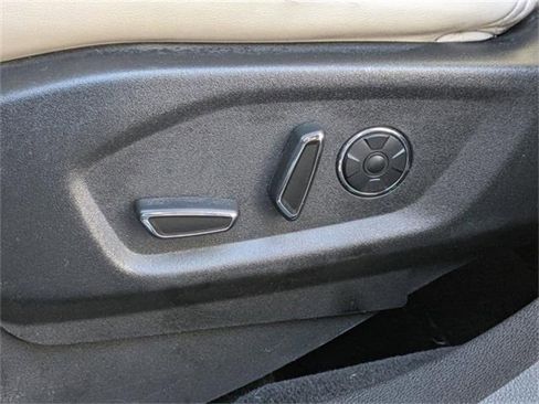 Used 2017 Ford Explorer Platinum image 23