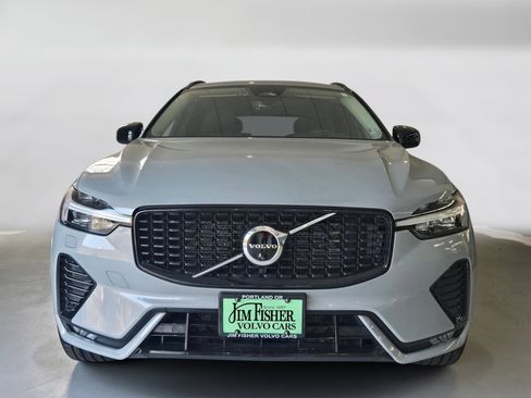 Certified 2024 Volvo XC60 B5 Ultimate w/ Protection Package Premier AWD/4WD image 8