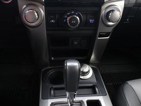 Used 2020 Toyota 4Runner SR5 Premium image 18