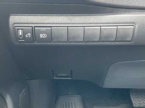 Used 2026 Toyota Corolla LE FWD image 32
