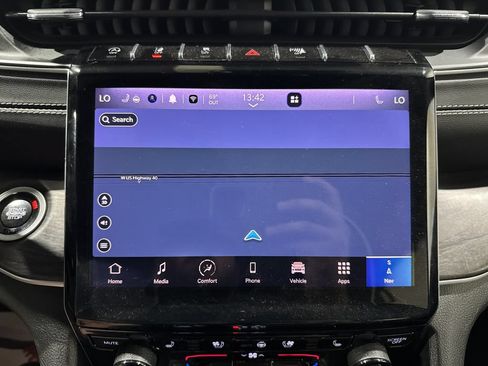 Used 2024 Jeep Grand Cherokee Limited w/ Luxury Tech Group II AWD/4WD image 43