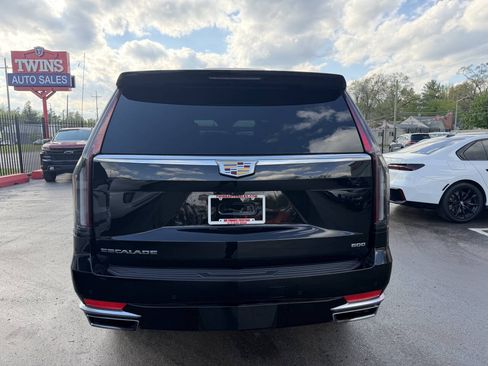 Used 2024 Cadillac Escalade Premium Luxury w/ LPO, Floor Liner Package AWD/4WD image 6