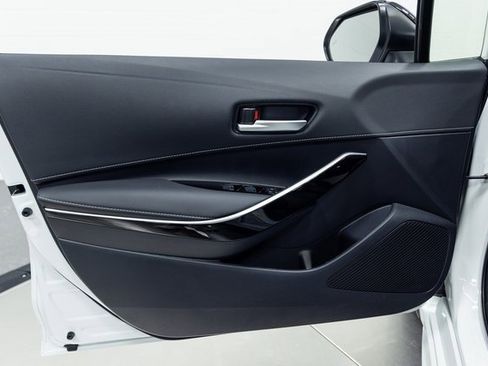 Used 2025 Toyota Corolla XSE image 11