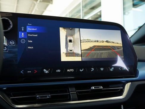 New 2025 Chevrolet Equinox EV LT image 16