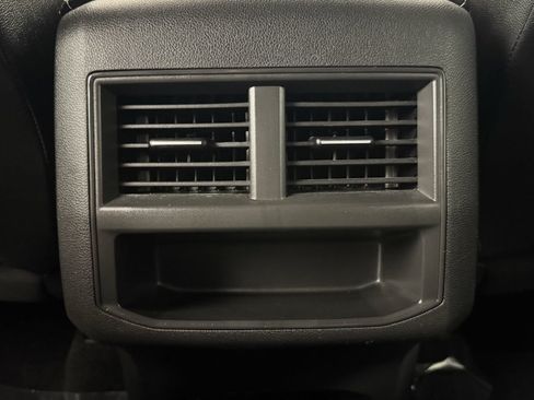 Used 2021 Volkswagen Atlas Cross Sport SE FWD image 31