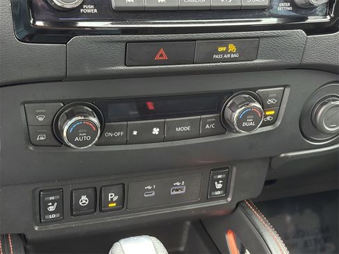 Used 2022 Nissan Frontier PRO-4X image 34