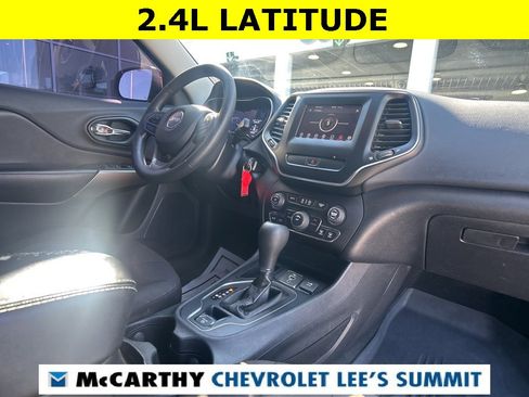 Used 2019 Jeep Cherokee Latitude w/ Popular Appearance Group image 46