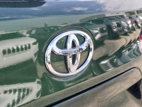 Used 2023 Toyota Corolla Cross XLE AWD/4WD image 5