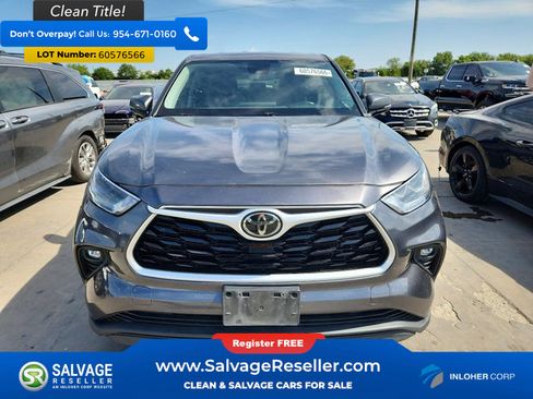 Used 2022 Toyota Highlander LE FWD image 7