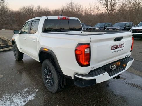 New 2025 GMC Canyon Elevation w/ Convenience Package image 6