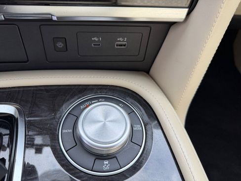 Used 2024 INFINITI QX80 Sensory image 31