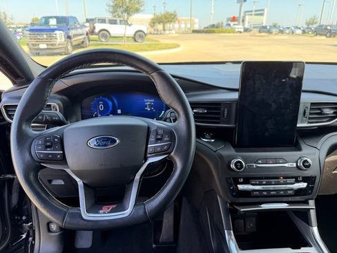 Used 2020 Ford Explorer ST w/ ST Street Pack image 15
