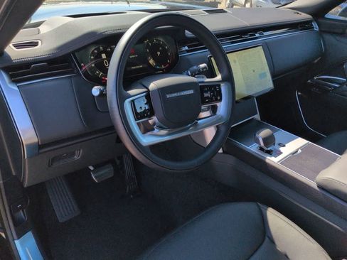 New 2026 Land Rover Range Rover Long Wheelbase SE image 2