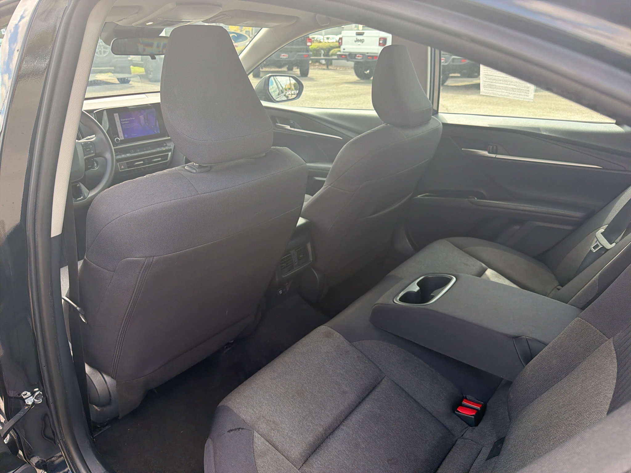 Used 2025 Toyota Camry LE FWD image 27