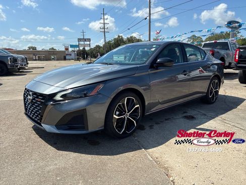 Used 2024 Nissan Altima 2.5 SR FWD image 7