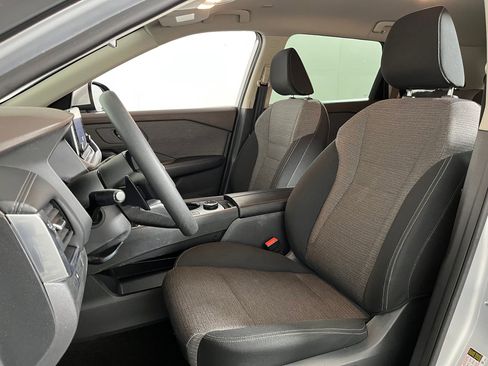 Used 2023 Nissan Rogue SV image 4