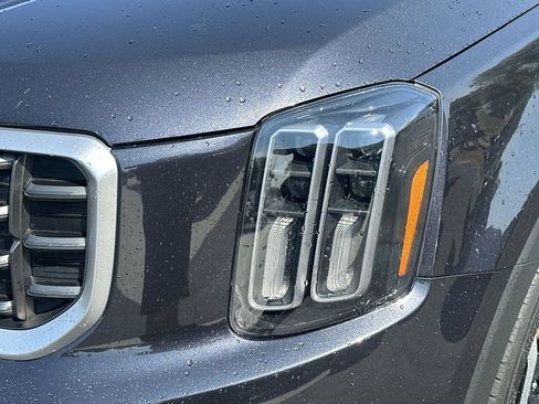 Used 2025 Kia Telluride S FWD image 11