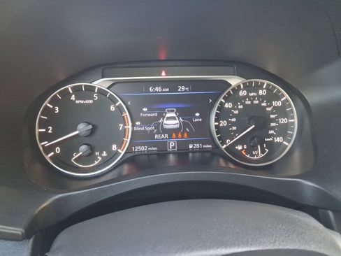 Used 2025 Nissan Altima 2.5 SV FWD image 2