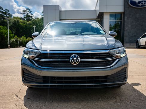 Used 2022 Volkswagen Jetta SE FWD image 12