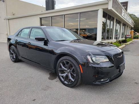 Used 2021 Chrysler 300 S RWD image 1