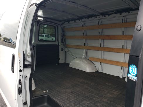 Used 2021 Chevrolet Express 2500 CARGO Full-size Cargo Van w/ Driver Convenience Package image 8