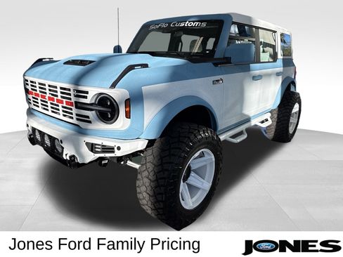 Used 2025 Ford Bronco Base image 3