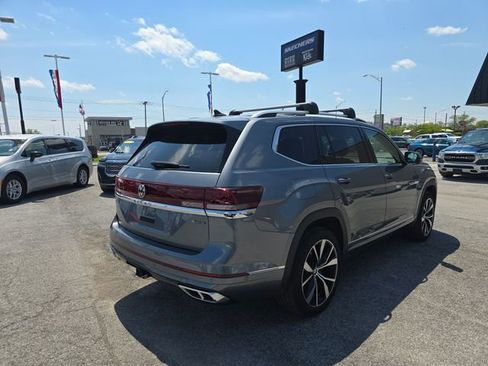 Used 2024 Volkswagen Atlas SEL Premium R-Line AWD/4WD image 5